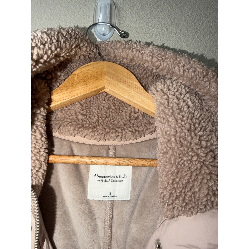 Women's Abercrombie Sherpa Jacket Size Small - Picture 3 of 4